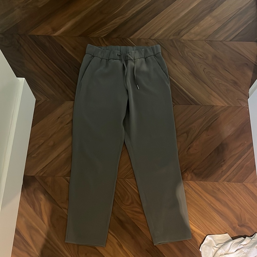 lululemon on the fly pant *woven grey sage